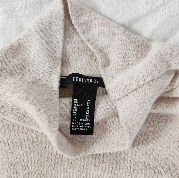 Long sleeve mini turtle neck crop Forever 21 size M - Picture 4 of 4